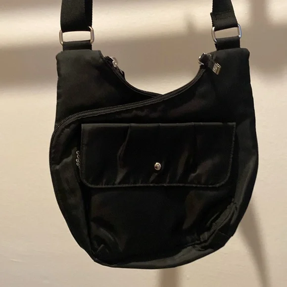 NWOT Baggallini RFID Cross City Bag in Black - Picture 4 of 11